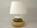 Table lamp with ceramic body